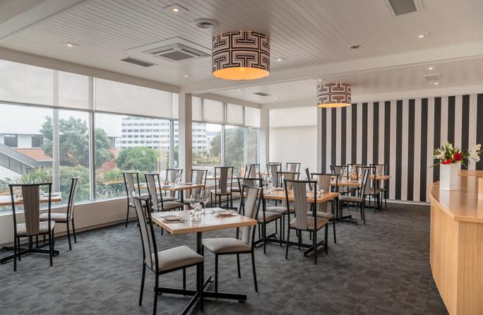 Bay Plaza Hotel Restaurant 